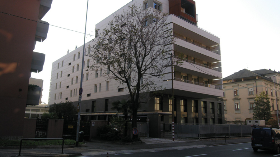 Un palazzone anonimo può diventare un edificio “d’autore”. Con questo è successo