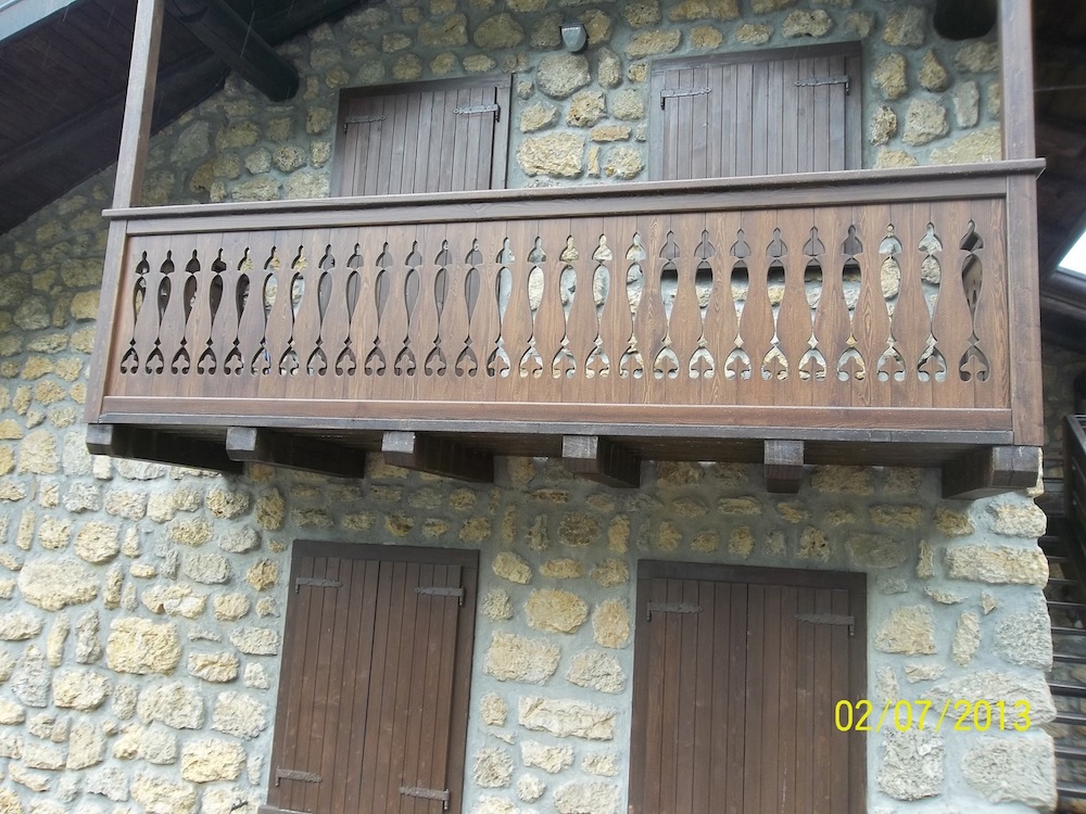 Scale in legno, ringhiere in ferro battuto: c’è un artigiano che realizza ogni desiderio