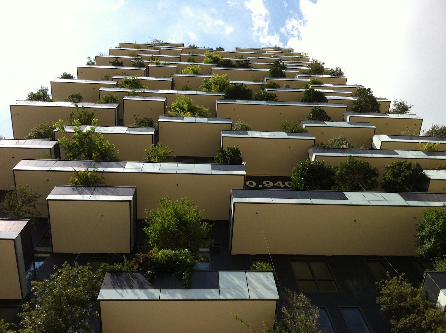 Il condominio più verde del mondo è quello con un vero bosco sul terrazzo