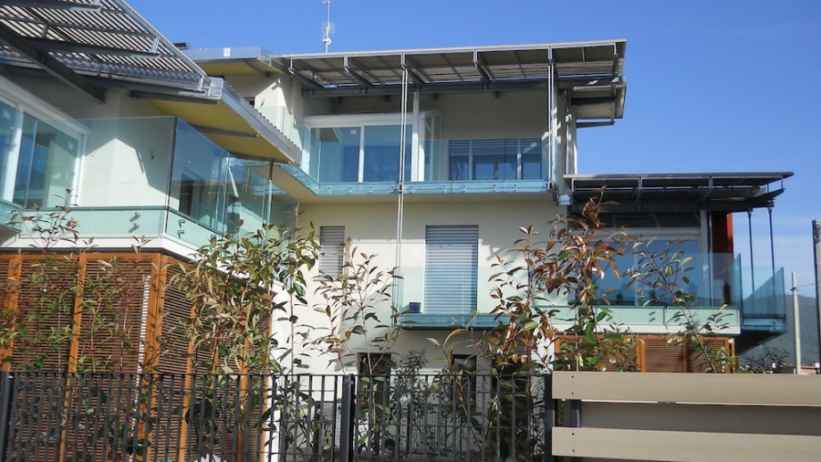 Casa rivestita con due gusci: così sarà al riparo dal caldo, dal freddo, dai rumori…